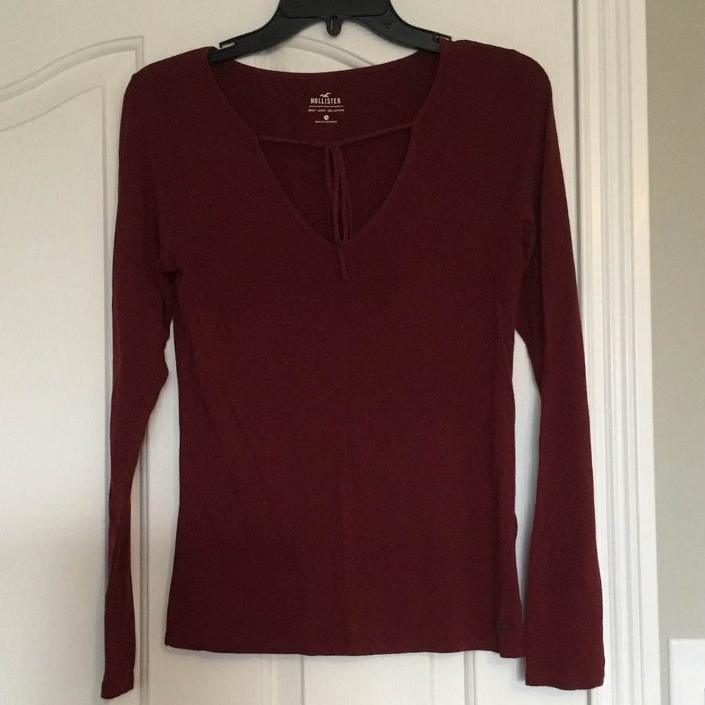 Hollister must have v neck t shirt